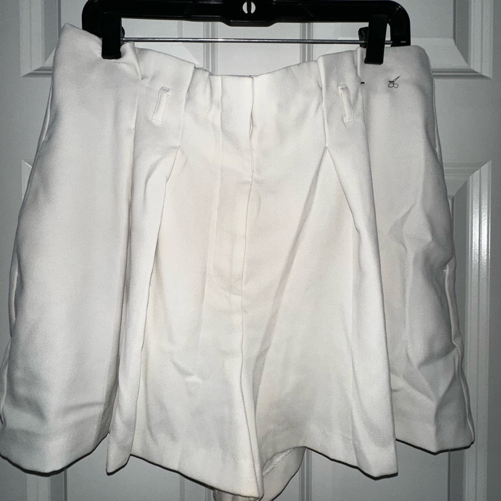 Express Classic White Women's Bermudas